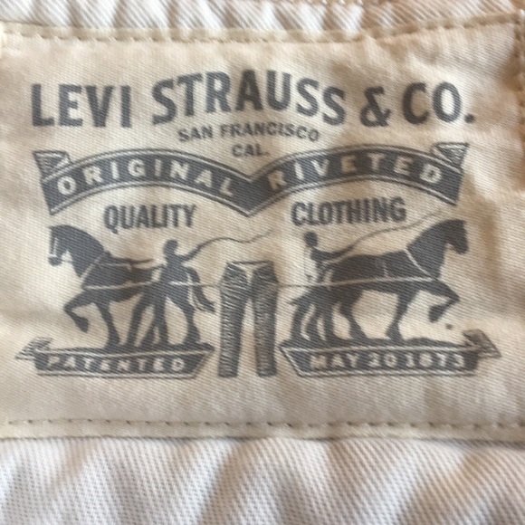 Levis short - Picture 3 of 3